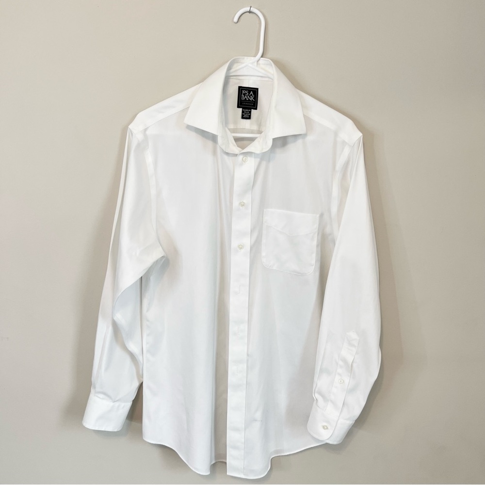 JOS.A.BANK Traveler Collection Tailored FitButton-Down Collar Solid Dress Shirt